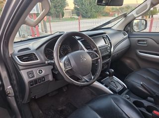 Mitsubishi L200 2015 L200 4X4 automatic derma Navi xenon full extra..!!-thumb-19