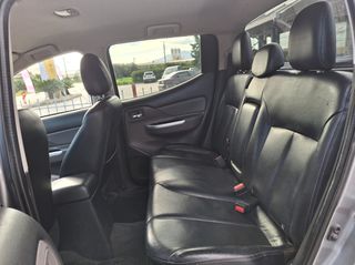 Mitsubishi L200 2015 L200 4X4 automatic derma Navi xenon full extra..!!-thumb-22