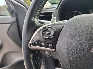 Mitsubishi L200 2015 L200 4X4 automatic derma Navi xenon full extra..!!-thumb-34