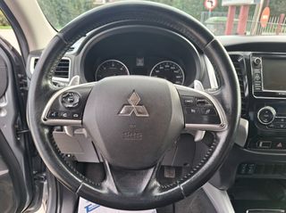 Mitsubishi L200 2015 L200 4X4 automatic derma Navi xenon full extra..!!-thumb-21