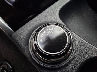 Mitsubishi L200 2015 L200 4X4 automatic derma Navi xenon full extra..!!-thumb-32