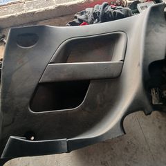 Διαφορα πλαστικα εσωτερικου απο Ford Fiesta 2πορτο 2004