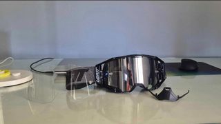 Leatt Velocity 6.5 Goggles + extra lens-thumb-1