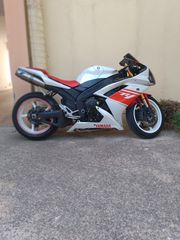 Yamaha YZF-R1 2008-thumb-4