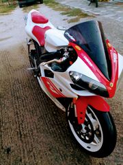 Yamaha YZF-R1 2008-thumb-8