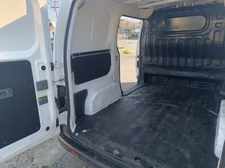 Nissan NV 200 2014-thumb-12