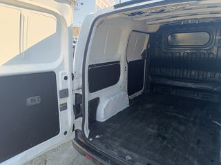 Nissan NV 200 2014-thumb-10