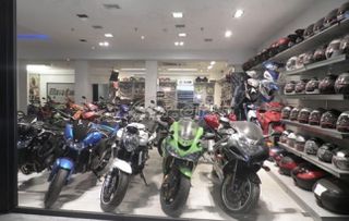Ανορθωτής SUZUKI 
GSXR-600/06-011
GSXR- 750/06-011
GSR - 750/011-015
GSXR- 1000/06-216
GSF-650/07-011
GSF - 1200 BANDIT 07/05
VESTROM -650 06/020