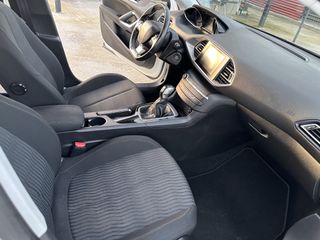 Peugeot 308 2016 Peugeot 308 1.2 e-THP Business Line-thumb-37