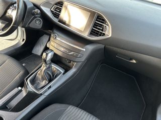 Peugeot 308 2016 Peugeot 308 1.2 e-THP Business Line-thumb-39