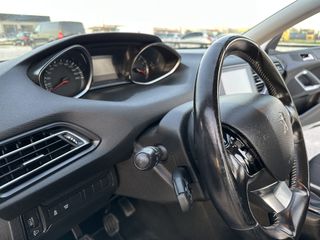 Peugeot 308 2016 Peugeot 308 1.2 e-THP Business Line-thumb-28