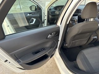Peugeot 308 2016 Peugeot 308 1.2 e-THP Business Line-thumb-31