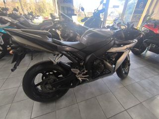Yamaha YZF-R1 2004-thumb-2