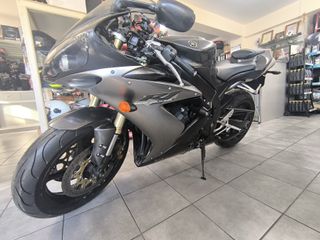 Yamaha YZF-R1 2004-thumb-4