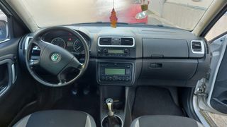 Skoda Roomster 2008 SCOUT-thumb-10