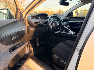 Peugeot 3008 2018 1.5 BLUEHDI 130 ALLURE-thumb-16