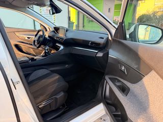Peugeot 3008 2018 1.5 BLUEHDI 130 ALLURE-thumb-17