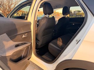 Peugeot 3008 2018 1.5 BLUEHDI 130 ALLURE-thumb-21