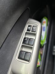 Subaru Forester 2010-thumb-16
