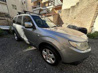 Subaru Forester 2010-thumb-1