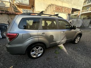 Subaru Forester 2010-thumb-2