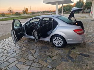 Mercedes-Benz C 180 2009-thumb-33