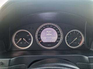 Mercedes-Benz C 180 2009-thumb-47