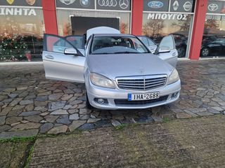 Mercedes-Benz C 180 2009-thumb-19