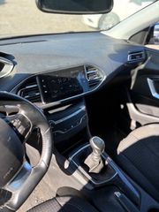 Peugeot 308 2020-thumb-3