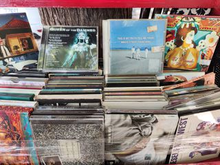 Αγοράζουμε Δίσκους βινυλίου, cd, στερεοφωνικά