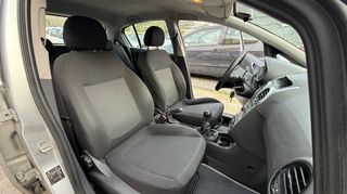 Opel Corsa 2012-thumb-13