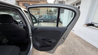 Opel Corsa 2012-thumb-15