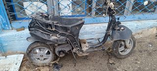 piaggio zip 50 4t zip50 πλαστικο μασκα ουρα ποδια ζαντα πιρουνι αξονας εξατμιση κινητηρας καρμπυρατερ  φαναρι κοντερ πηνια καπακι συμπλεκτη μιζα μανιβελα ζαντεςανορθωτης ηλεκτρονικη φιλτροκουτι