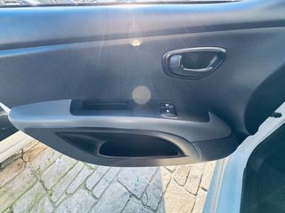 Hyundai i 10 2012 1.1 STYLE-thumb-12
