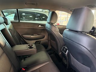 Kia Sportage 2021 1.6CRDi 48V HYBRID DYNAMIC-thumb-36