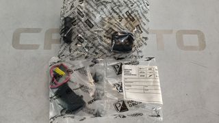 ΘΥΡΑ USB APRILIA RSV4