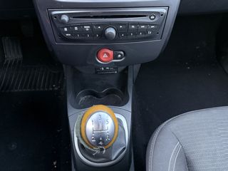Renault Clio 2012 1.5 DCI 110hp-thumb-31