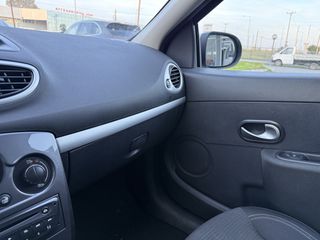 Renault Clio 2012 1.5 DCI 110hp-thumb-33