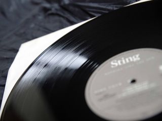 STING-…NOTHING LIKE THE SUN-thumb-8