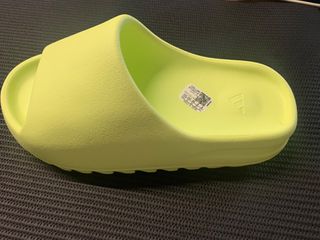 Yeezy slides-thumb-1