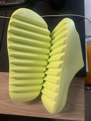 Yeezy slides-thumb-3