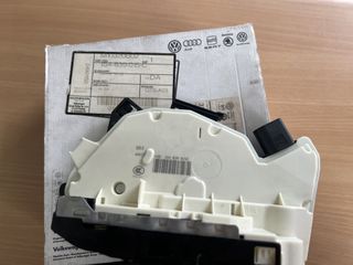Citigo/Up/Mii/Superb κλειδαριά πίσω αριστερή 6PIN 1S4839015C / 1S4839015H