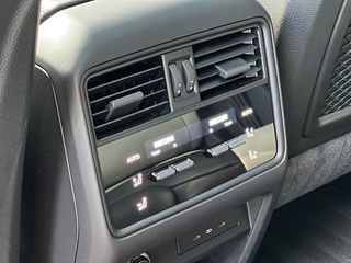 Porsche Cayenne 2024 S E-HYBRID 519hp COUPE GTS-thumb-37