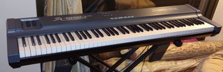 Πωλείται midi keyboard Studiologic SL-990 Pro