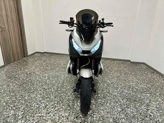 Honda X-ADV 2019 X-ADV 750 DCT ABS-thumb-1