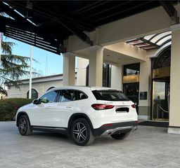 Mercedes-Benz GLA 250 2023 GLA 250E panorama