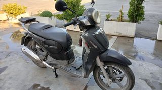 Aprilia scarabeo125. ΣΑΣΙ  ΜΕ ΆΔΕΙΑ  ΚΑΙ ΠΙΝΑΚΙΔΑ
