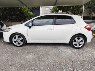 Toyota Auris 2010