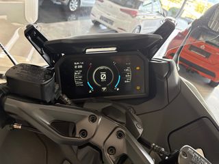Yamaha TMAX 560 Tech Max 2025 TECH MAX CERAMIC GREY SPECIAL EDITION-thumb-12