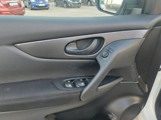 Nissan Qashqai 2018-thumb-11